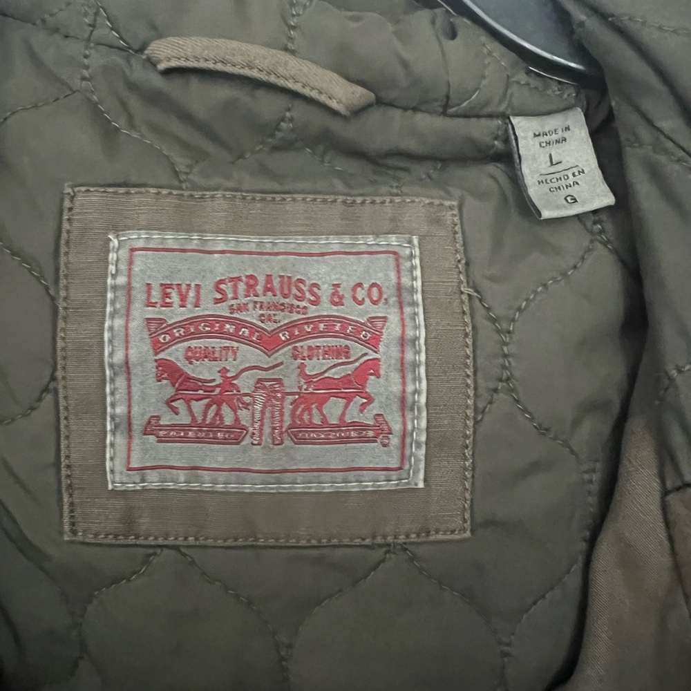 Levi's Women's Utility Jacket in Olive - Picture 5 of 9